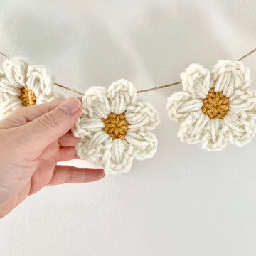 Crochet Daisy Flower Garland for Nursery & Bedroom Decor