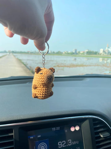 Crochet Capybara Car Hanging – Cute Rearview Mirror Charm & Car Decoration Gift for Her